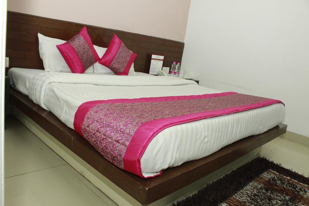 Airport Hotel Port View New Delhi Exterior foto