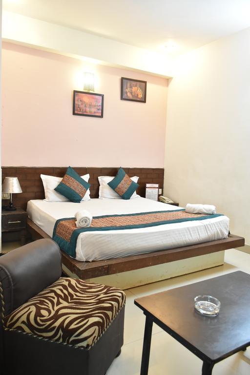 Airport Hotel Port View New Delhi Exterior foto