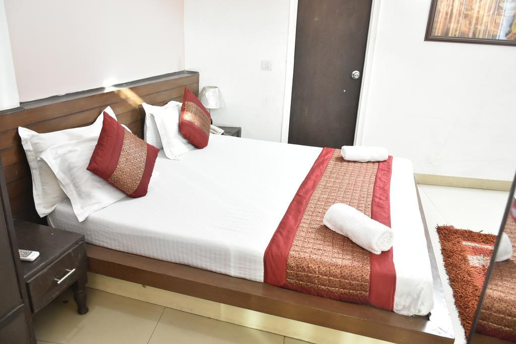 Airport Hotel Port View New Delhi Exterior foto