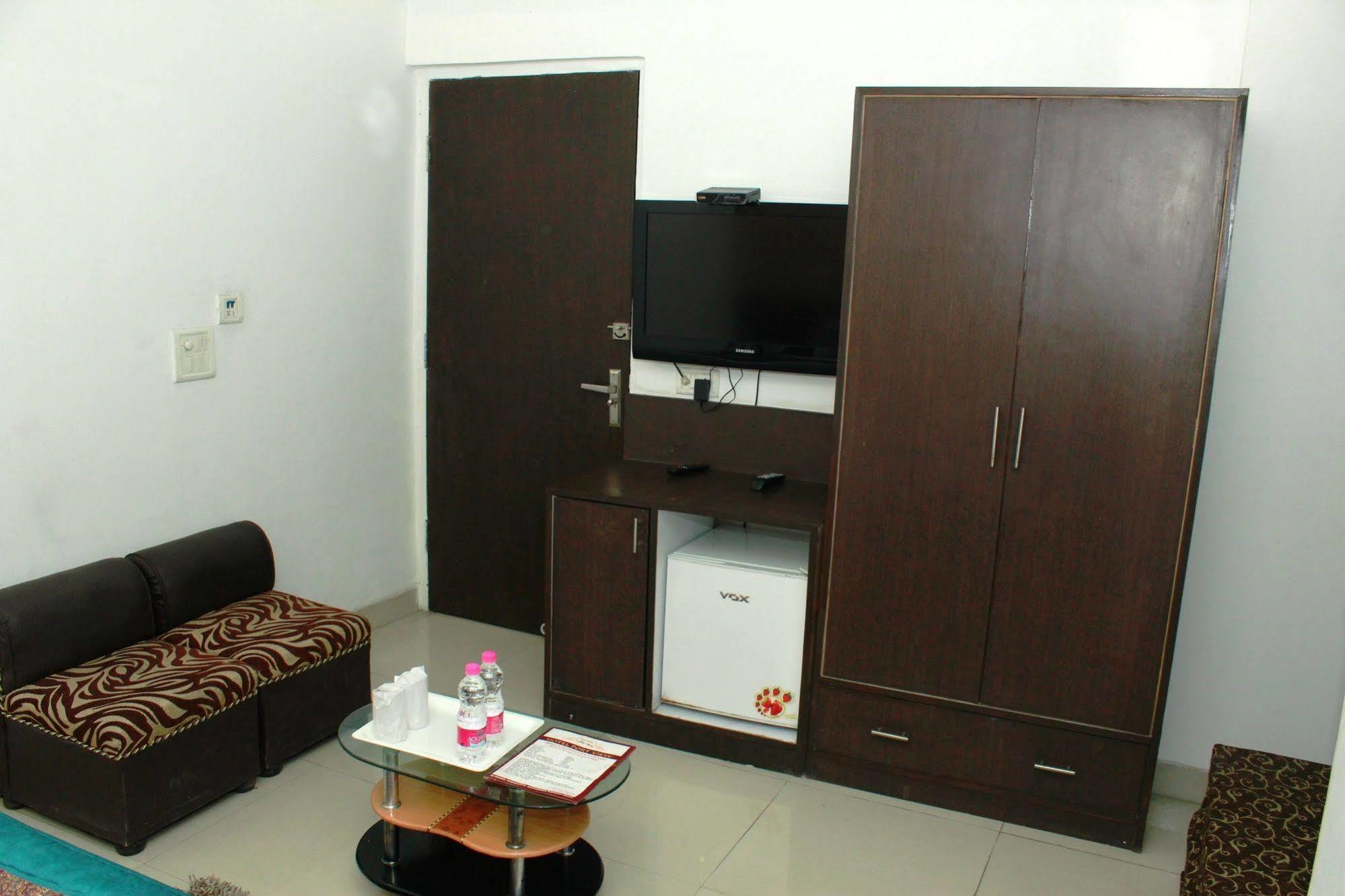 Airport Hotel Port View New Delhi Exterior foto