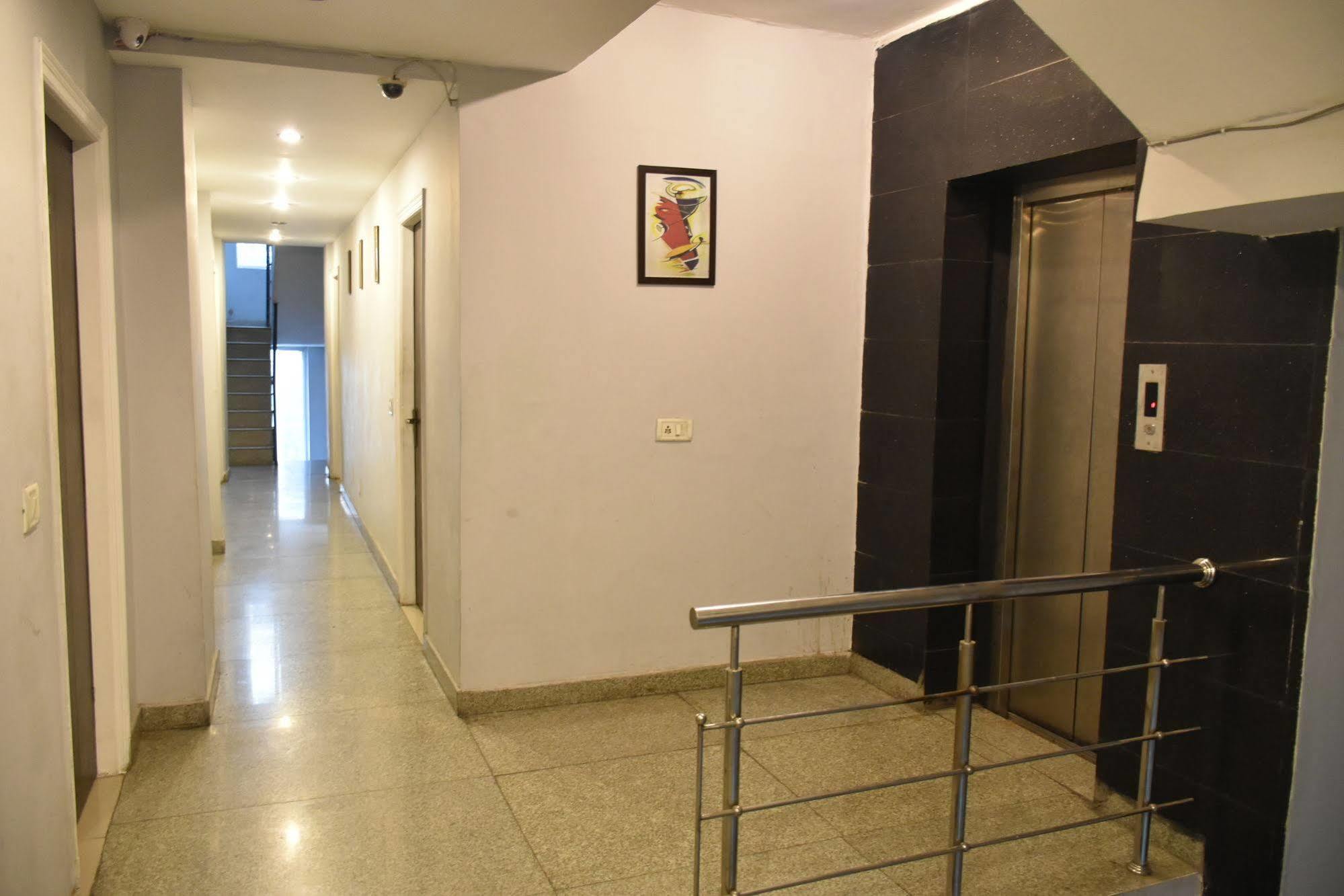 Airport Hotel Port View New Delhi Exterior foto